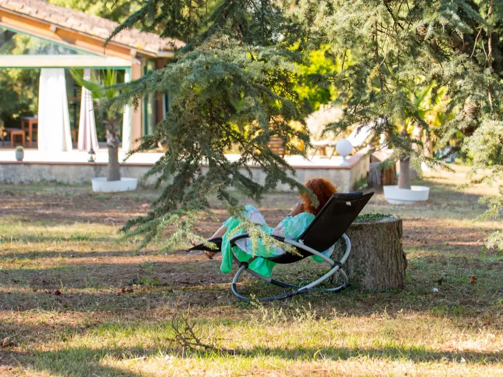 Le parc, à l’écart de l’agitation