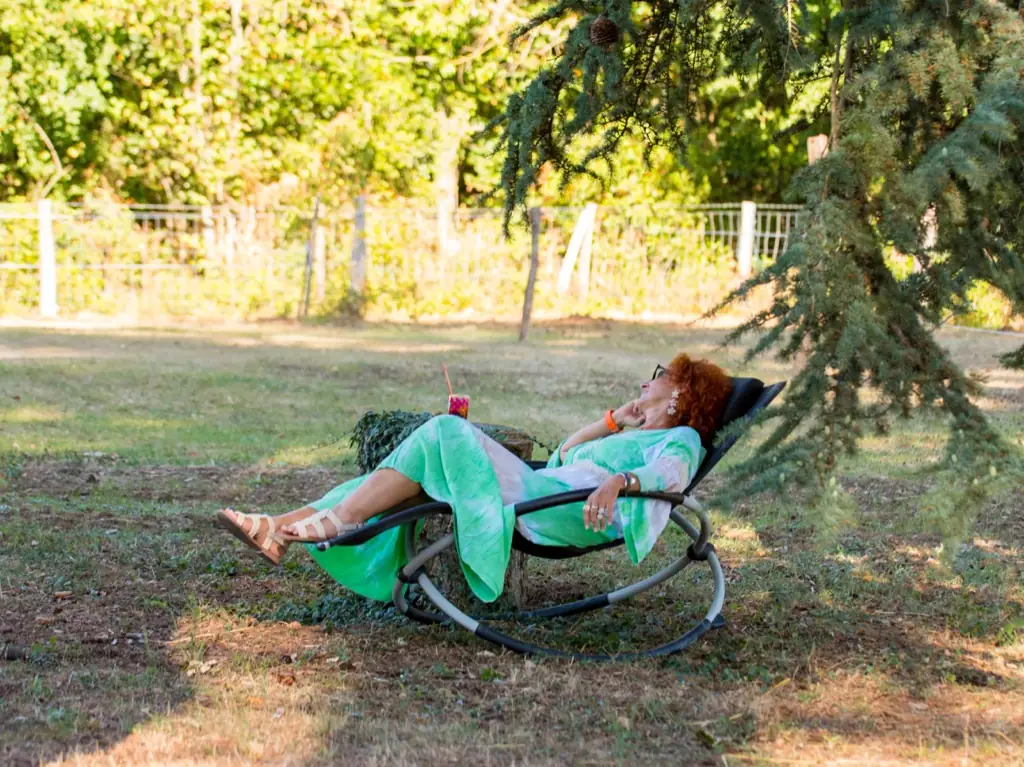 Un temps de repos à l’ombre des cèdres
